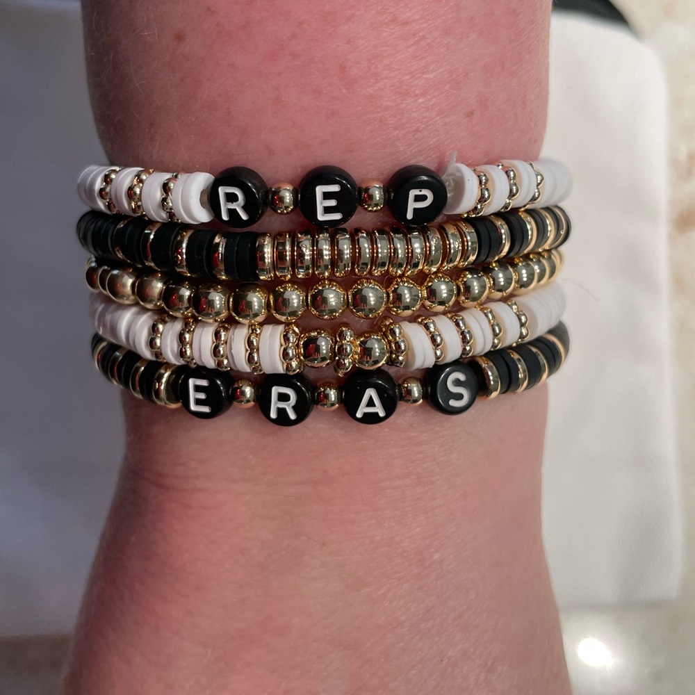 🌟3/$30🌟 Eras & Reputation Friendship Bracelet Set